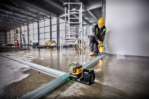 LASER LINIOWY 3-PŁASZCZYZNOWY 12/18V ZIE. WIĄZKA XR 1*2.0AH